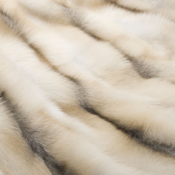 Fawn-Light Fox Fur Blanket: Samoa
